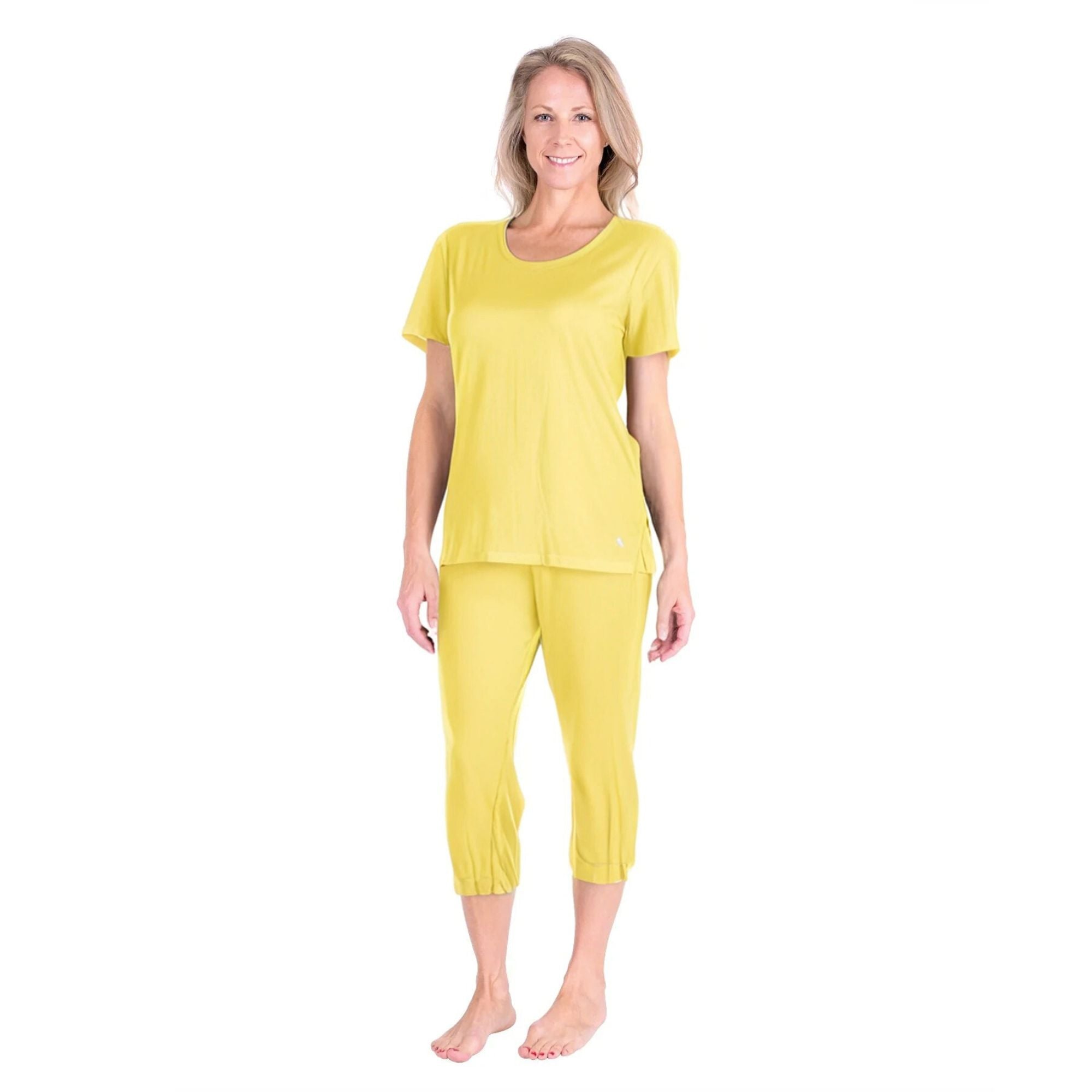 Women's Moisture Wicking Scoop Neck Drawstring Capri Pajama Set